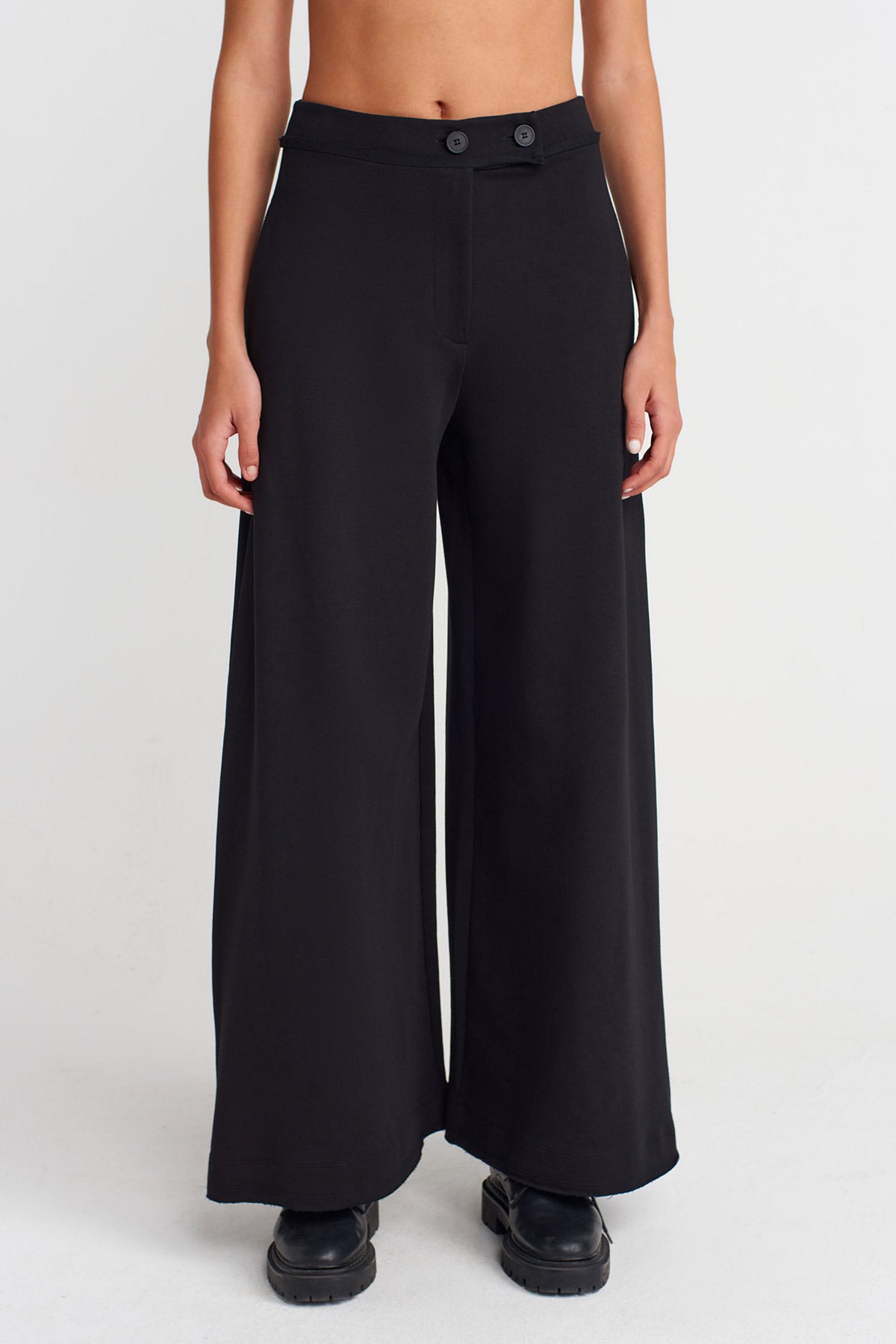 Black Wide-Leg Clean Cut Trousers-Y263013016