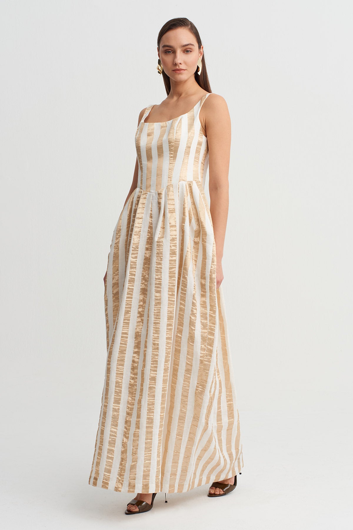 Gold Striped Sleeveless Maxi Dress-Y264014045