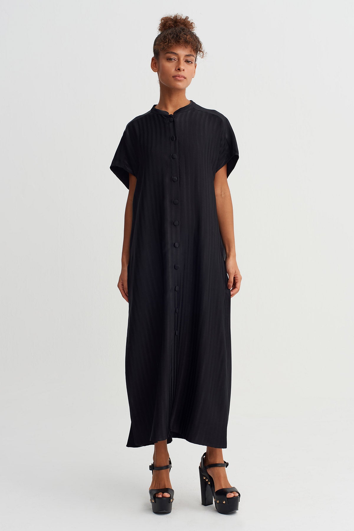 Black Tone-on-Tone Striped Buttoned Dress-Y264014049