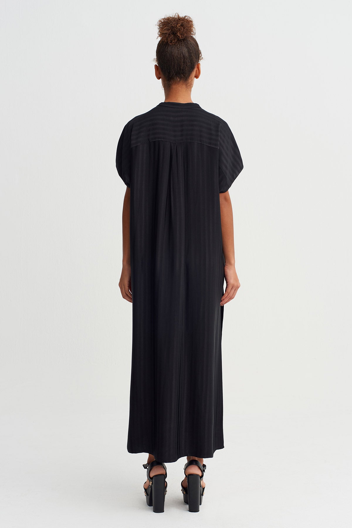 Black Tone-on-Tone Striped Buttoned Dress-Y264014049