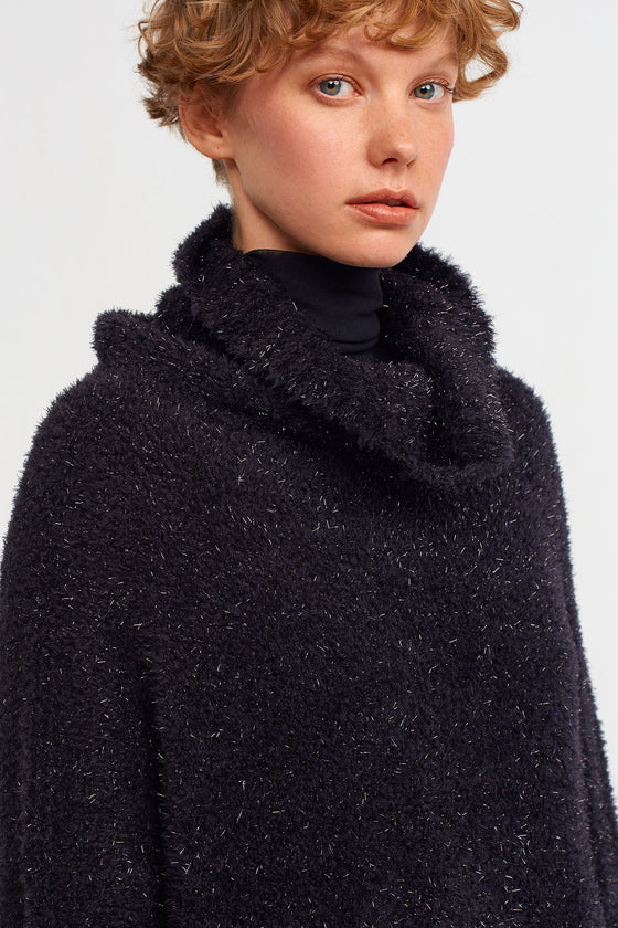 Black Turtleneck, Shiny Yarn Detailed Oversized Sweater-K231011017