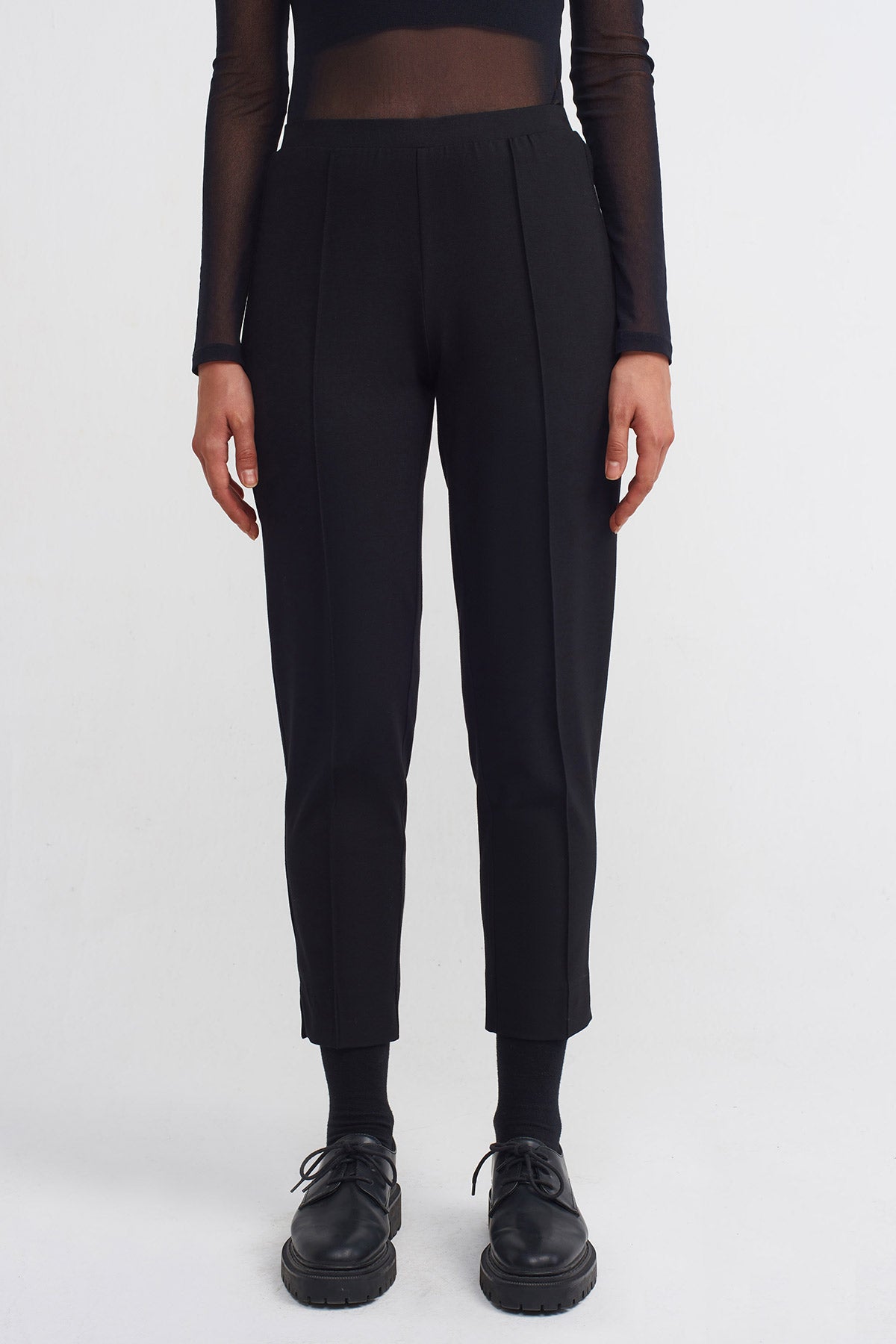 Black Pressed Seam Short Trousers-K233013057