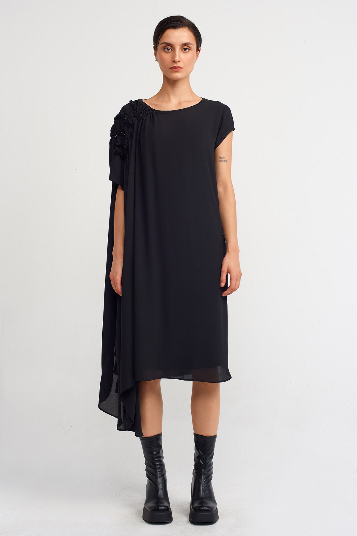 Black Elastic Gathered Sleeve Stylish Dress-K234014120