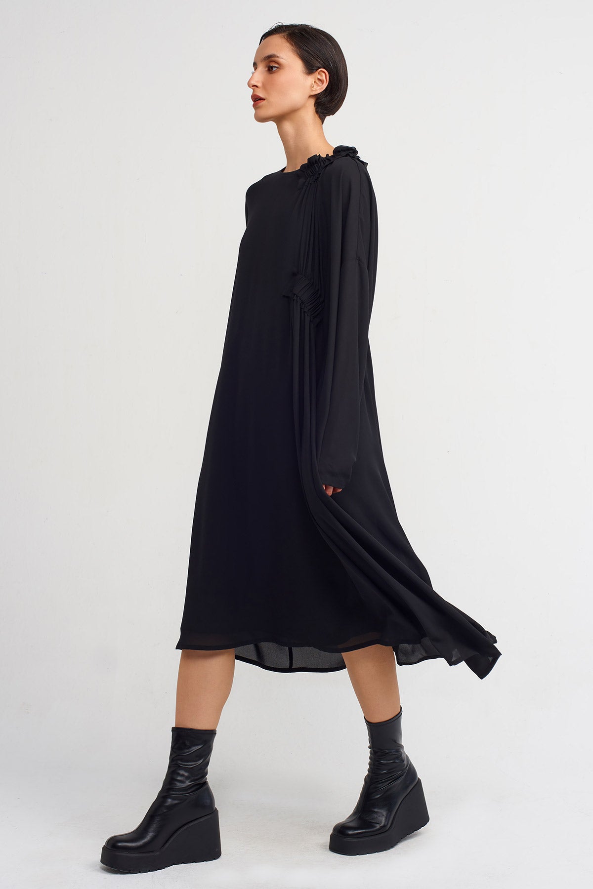 Black Stylish Dress with Elastic Ruching Detail -K234014121