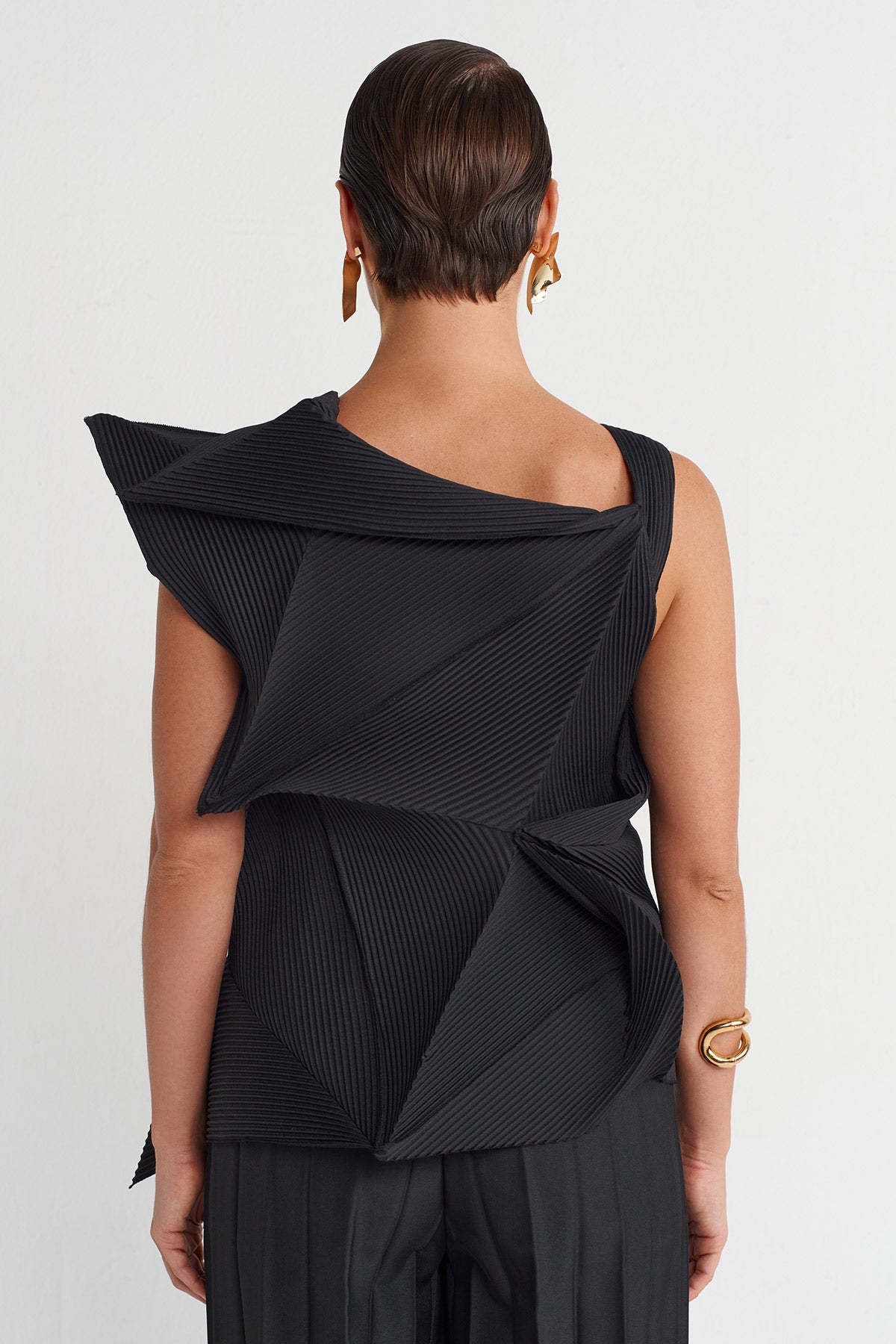 Black Origami-Style Pleated Blouse-K251011011