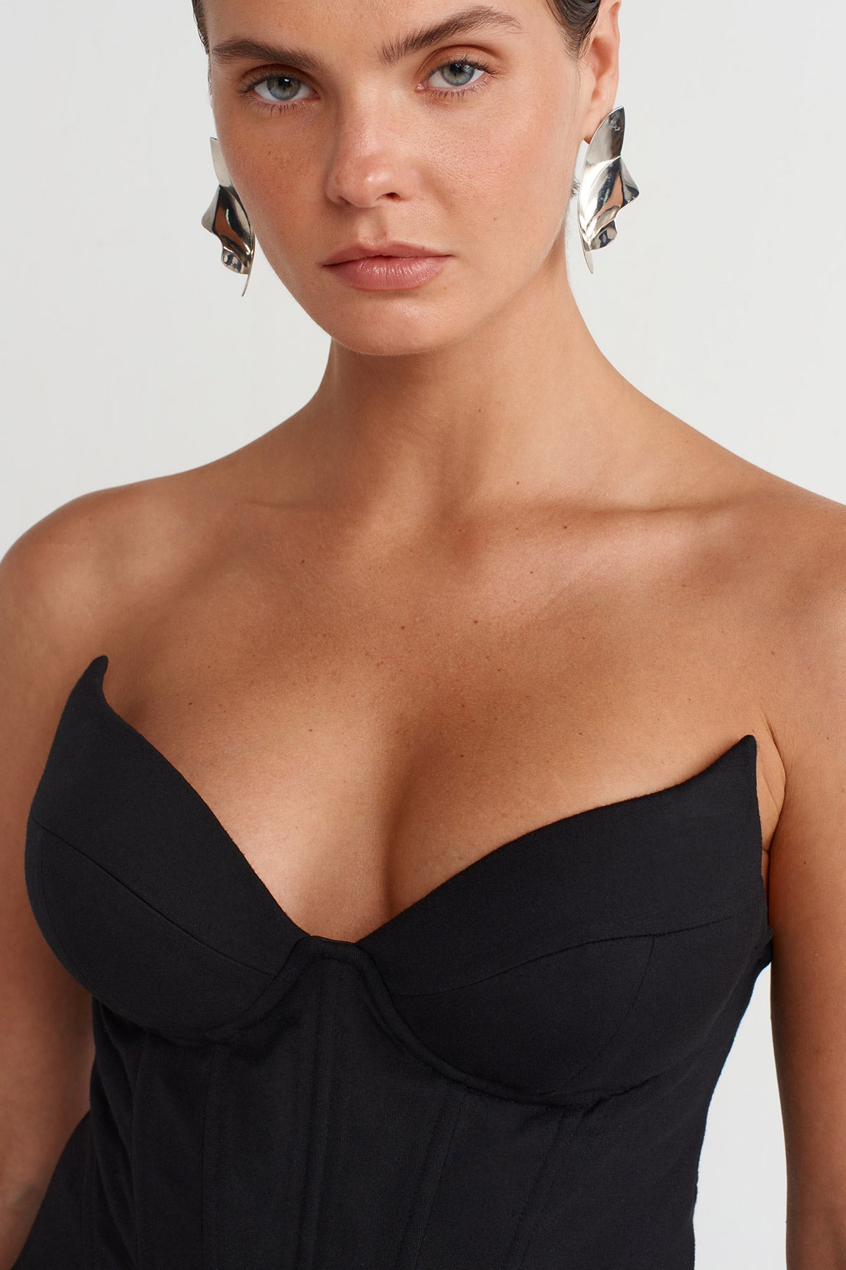 Black Strapless Corset with Bust Cups-K251011013