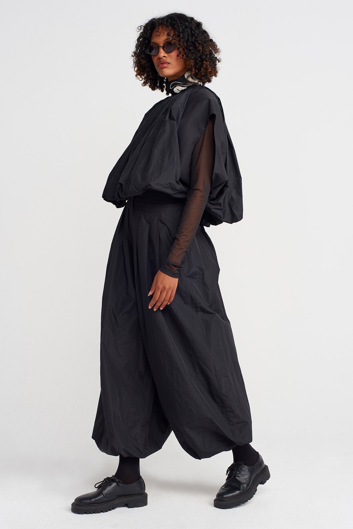 Black Taffeta Balloon Sleeve Blouse-K251011021