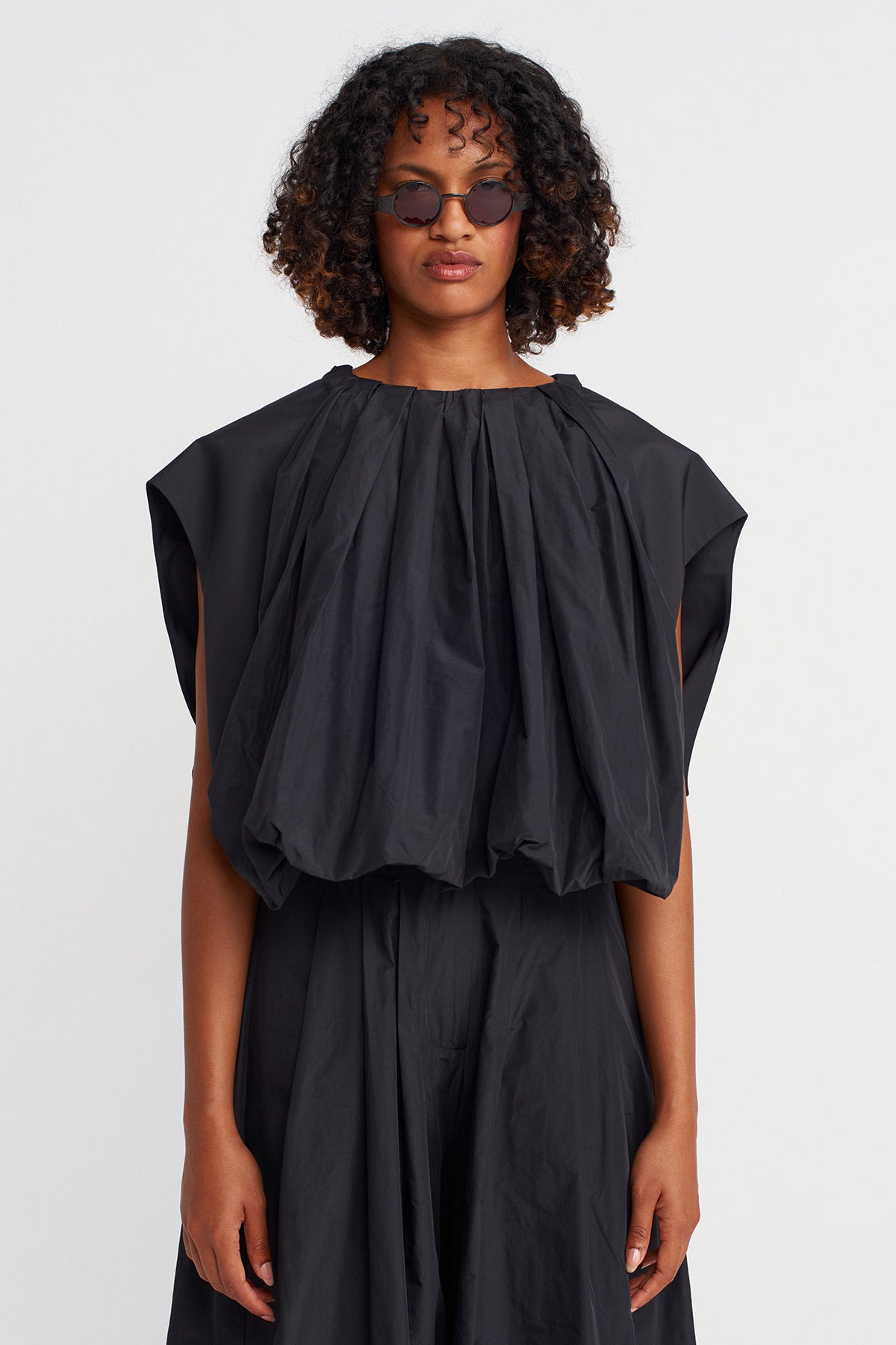 Black Taffeta Balloon Sleeve Blouse-K251011021