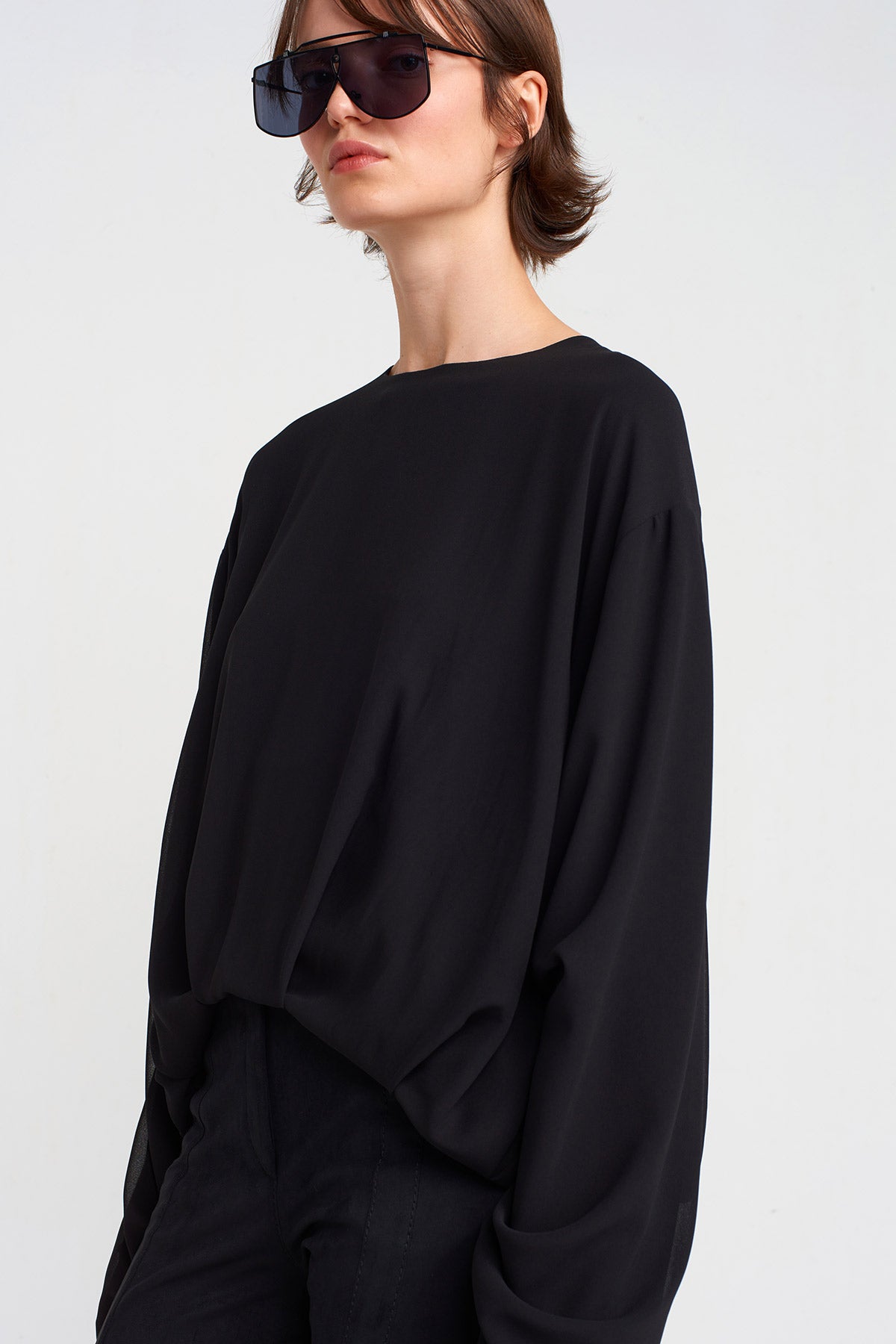 Black Long Sleeve Chiffon Blouse-K251011035