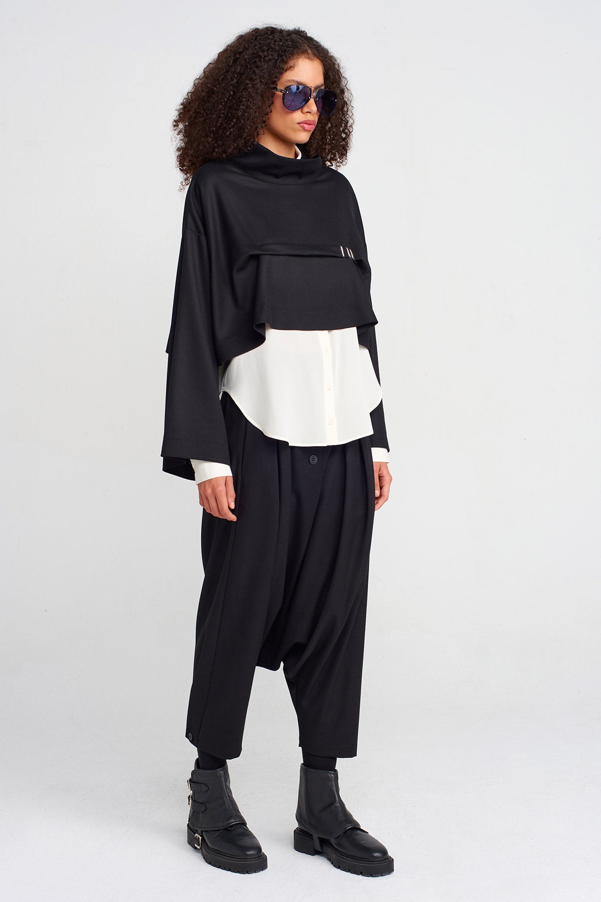 Black Stitch Detail Long Sleeve Crop Top-K251011055