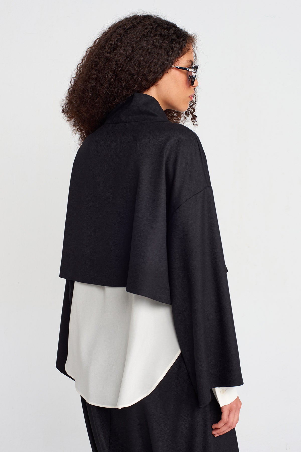 Black Stitch Detail Long Sleeve Crop Top-K251011055