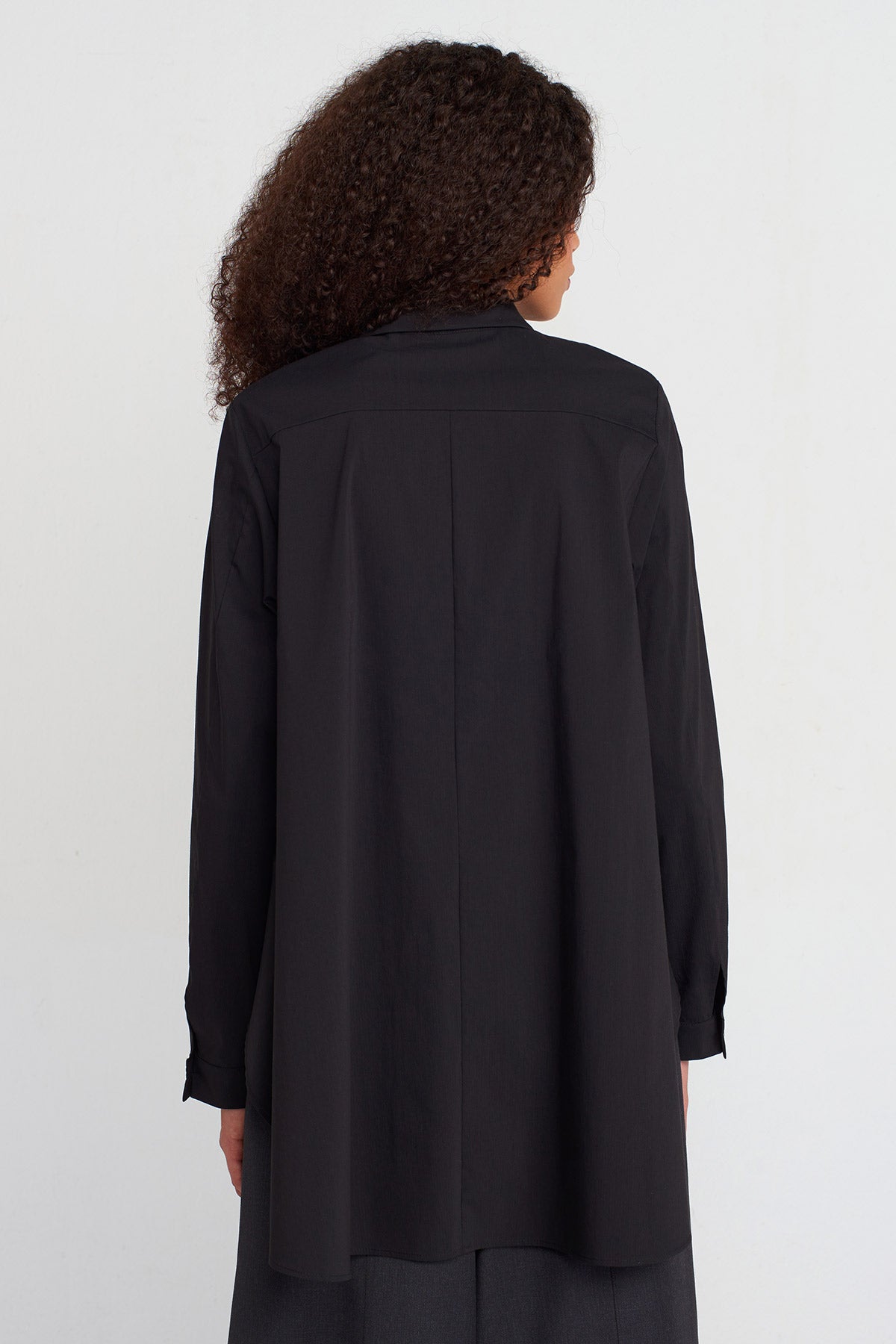 Black Back Loose Poplin Shirt-K251011060