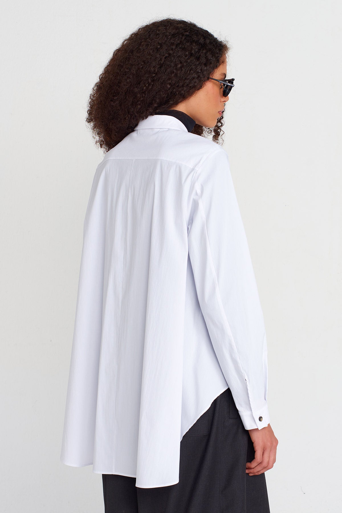 Off White Back Loose Poplin Shirt-K251011060