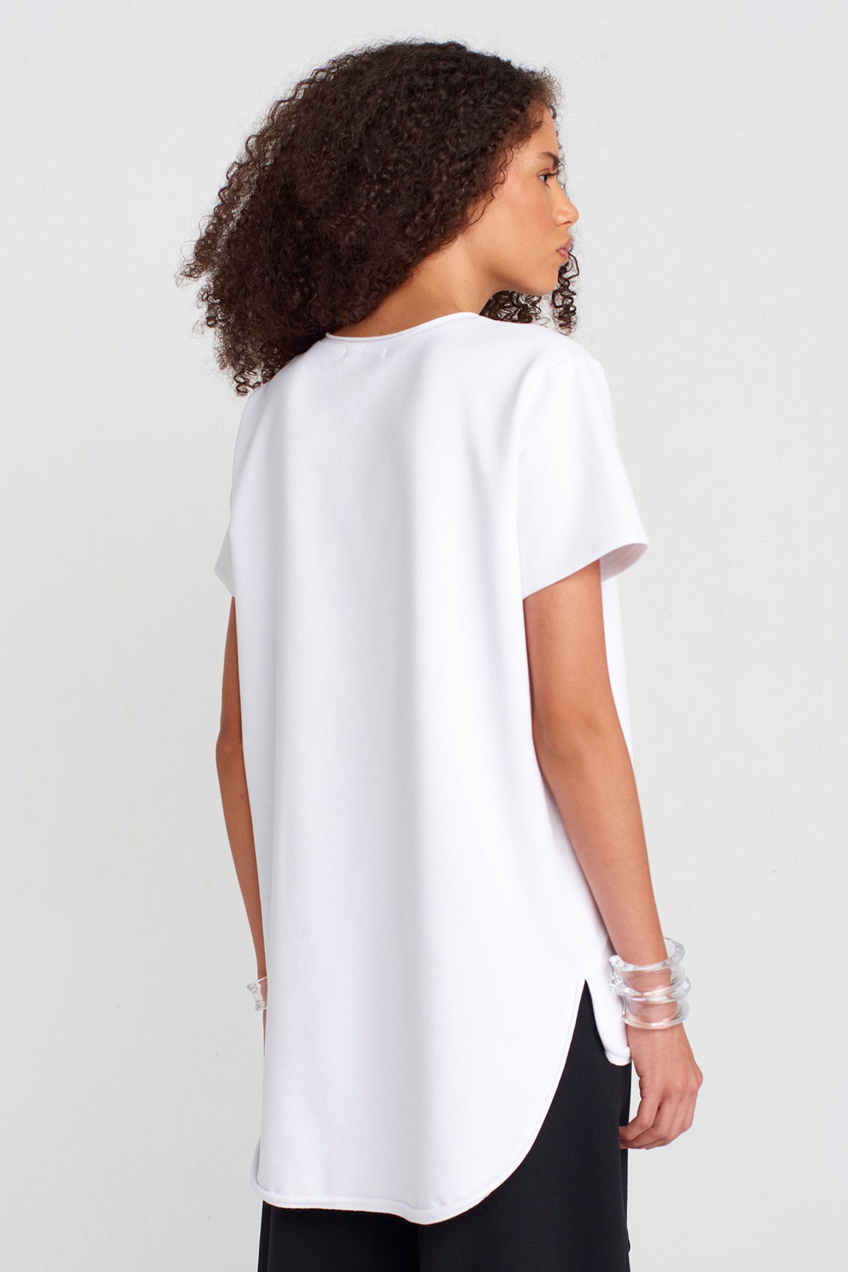 Off White Long Back Basic T-Shirt-K251011062