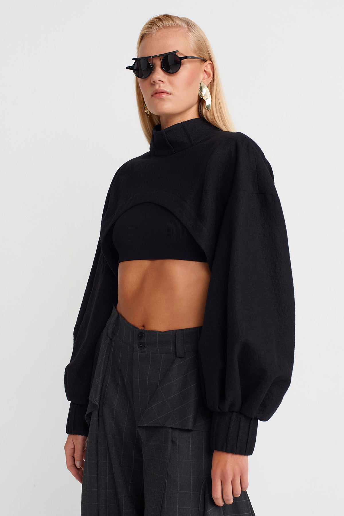 Black Long Sleeve Wool Crop Blouse-K251011071