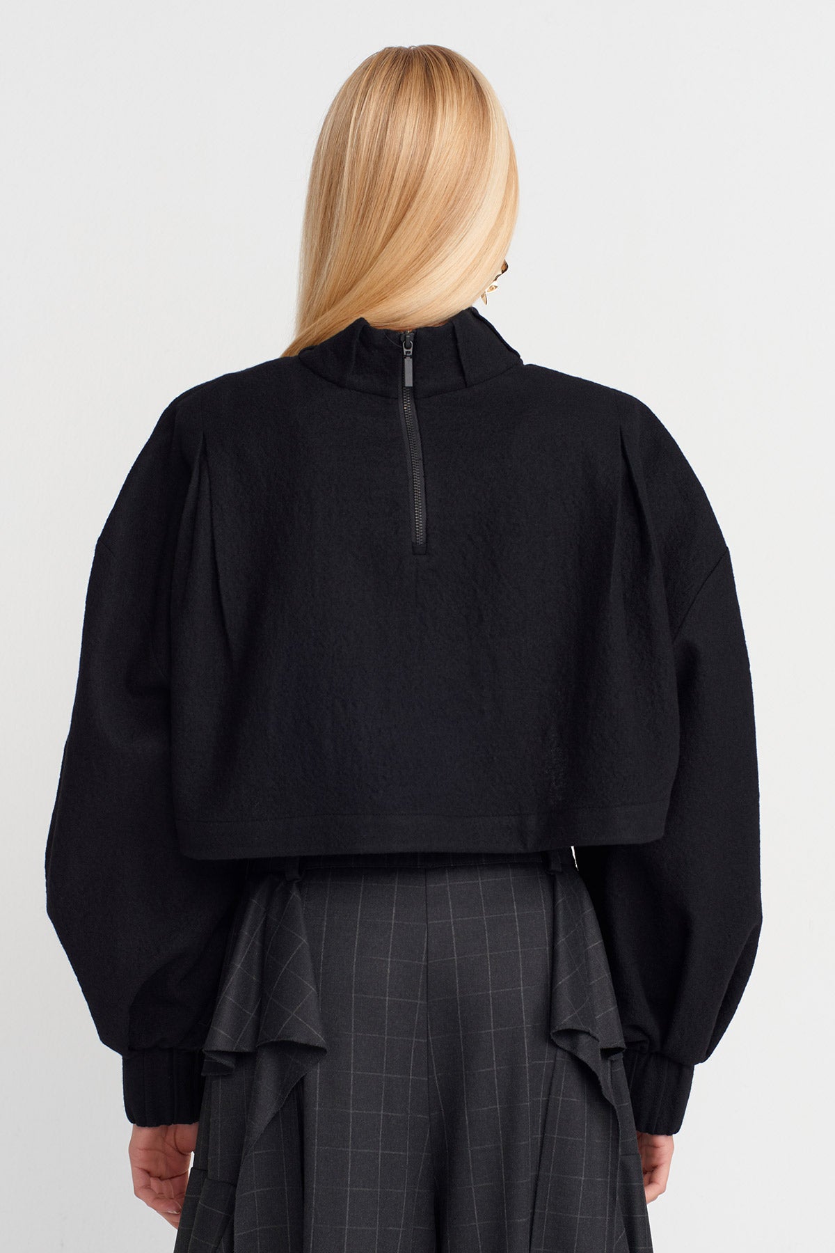 Black Long Sleeve Wool Crop Blouse-K251011071