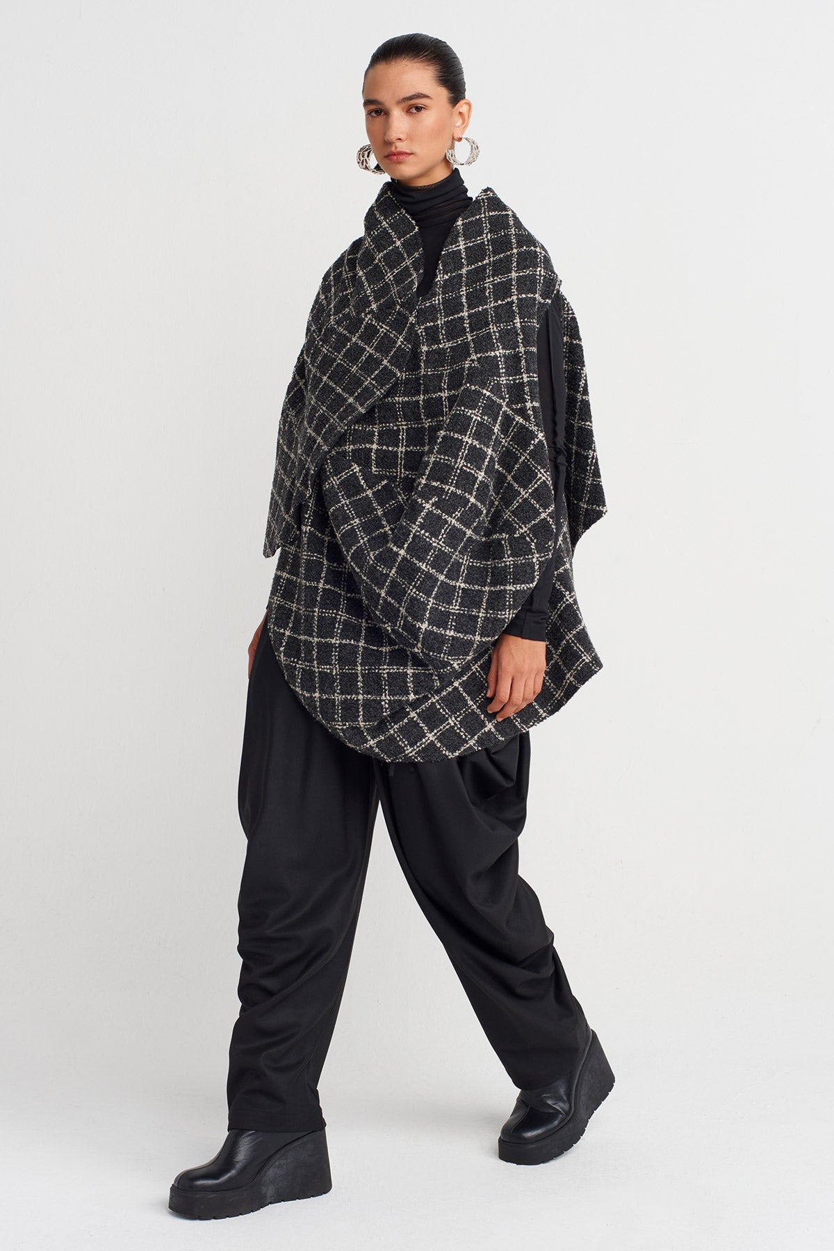 Grey/White Asymmetric Plaid Vest-K251011077