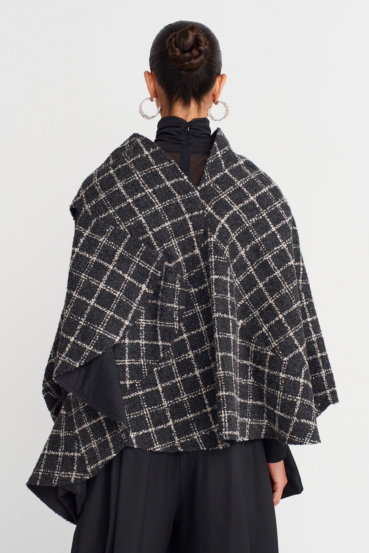 Grey/White Asymmetric Plaid Vest-K251011077