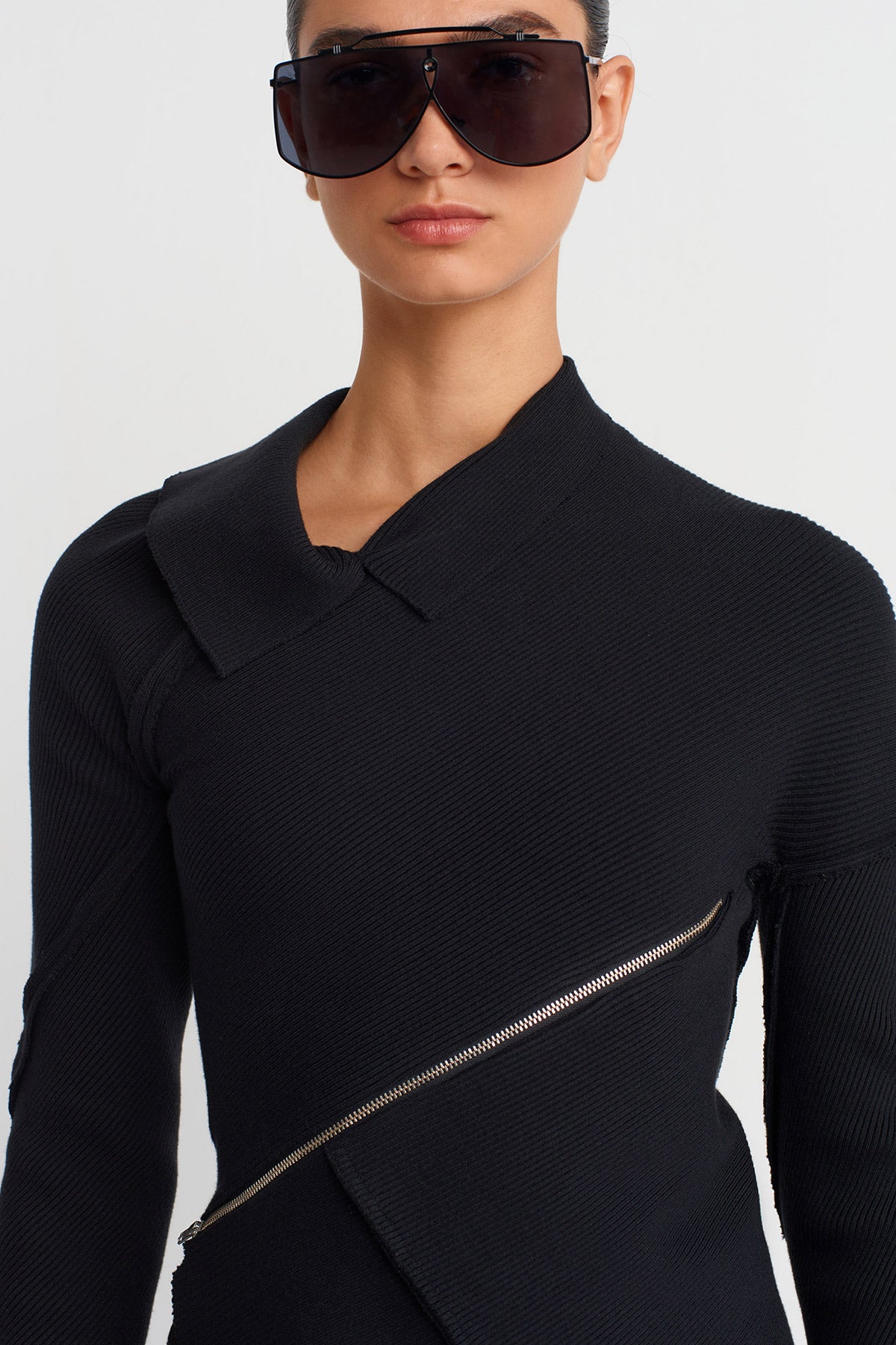 Black Asymmetric Zipped Long Sleeve Top-K251011081