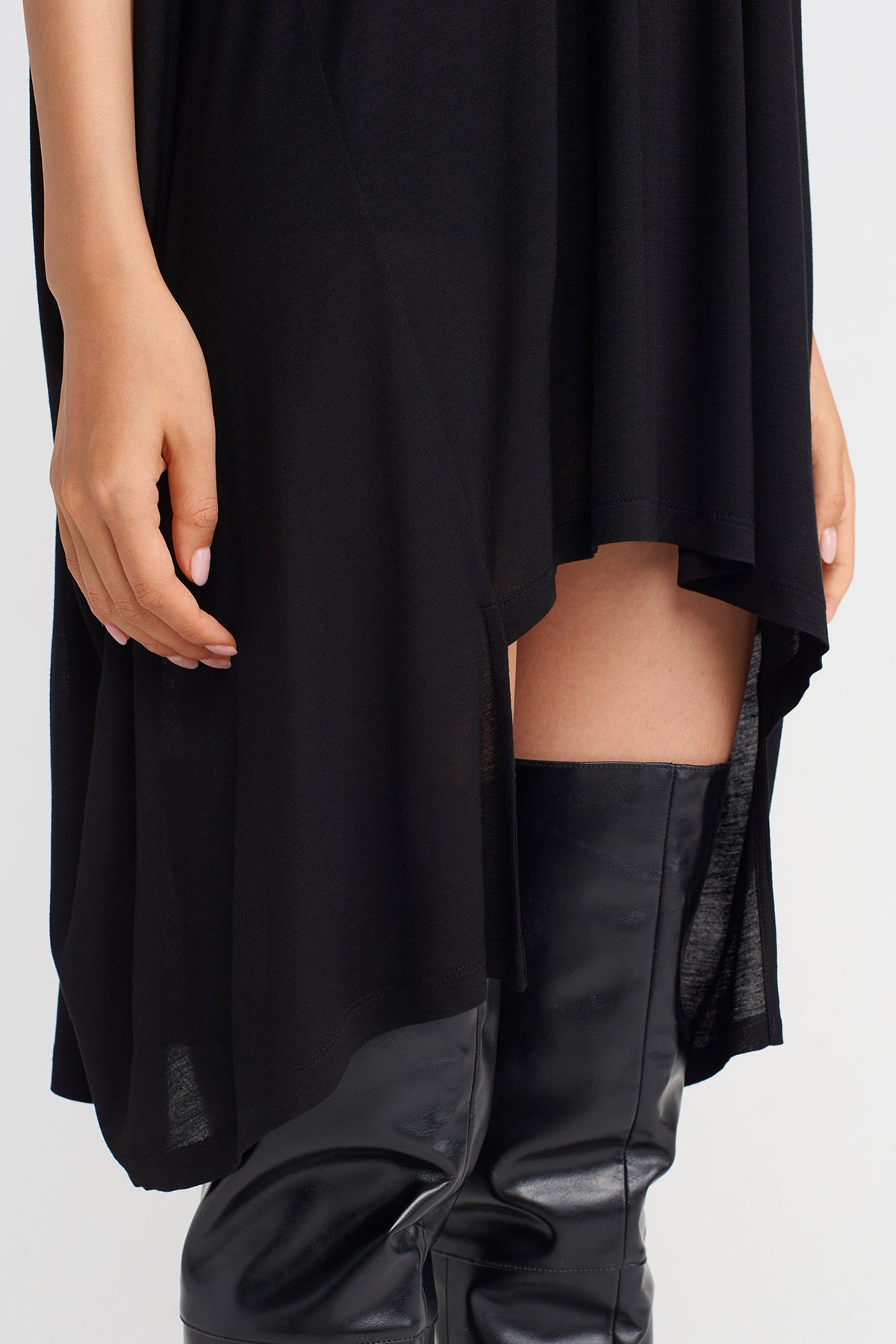 Black V-Neck Oversized Tunic Bamboo Blouse-K251011086