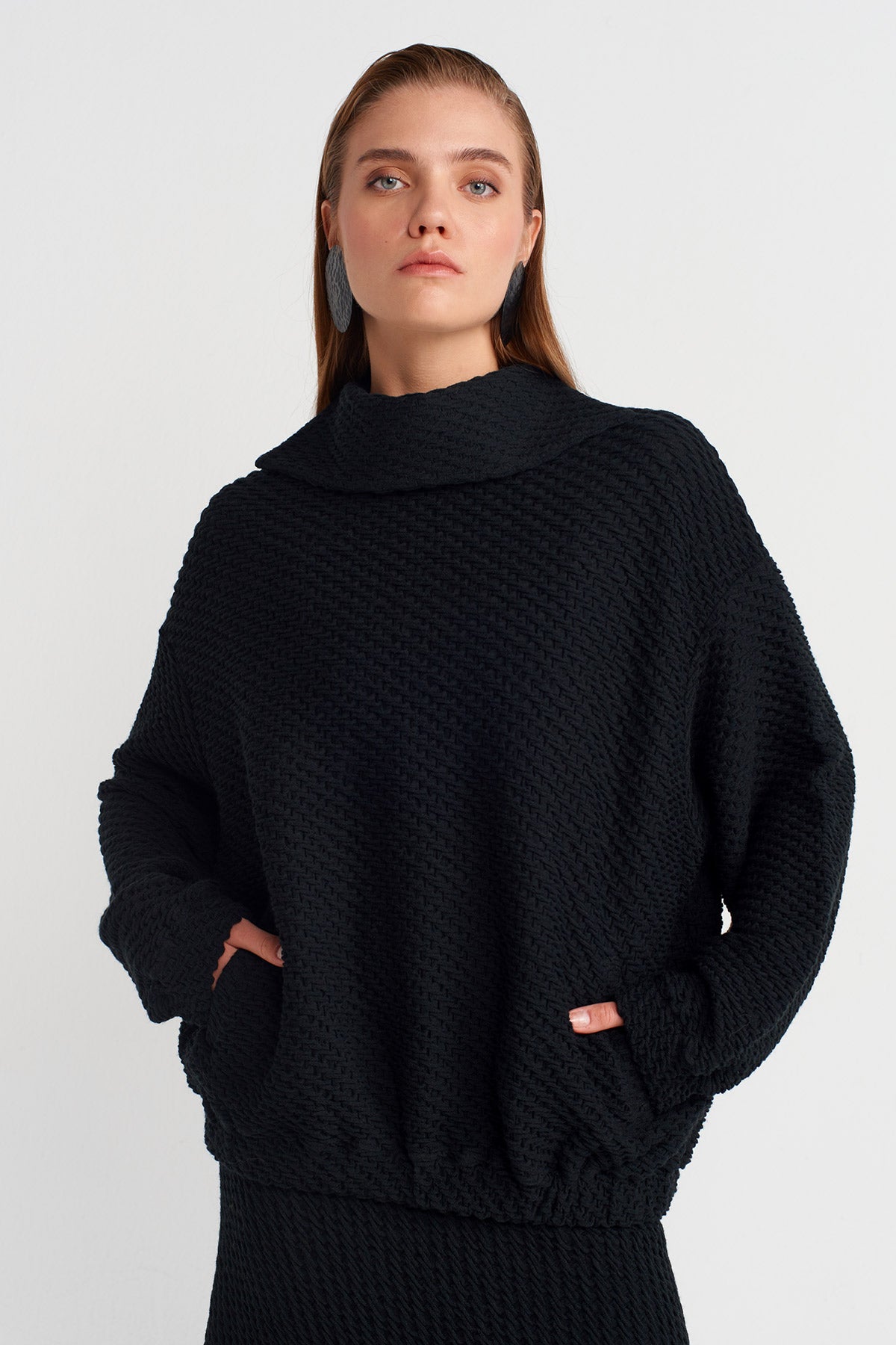 Black Jacquard Patterned Sweat -K251011109