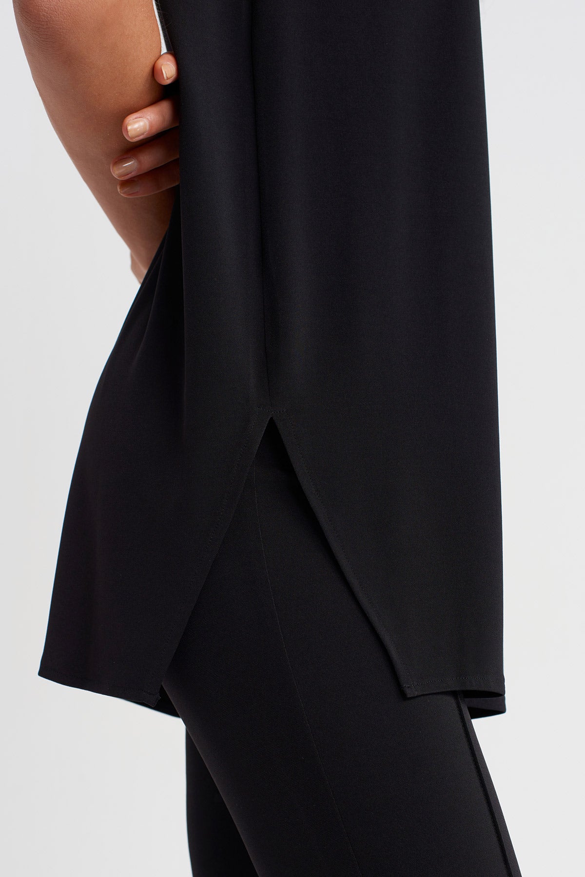 Black Sleeveless Basic Jersey T-shirt-K251011134