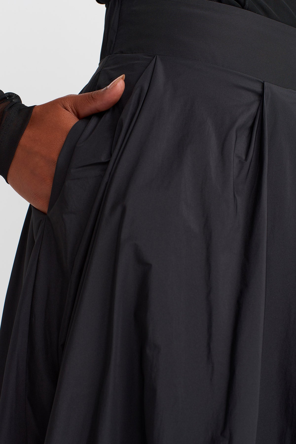Black Taffeta Balloon Skirt-K252012005