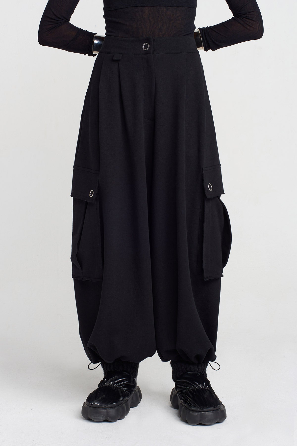 Black Utility Jogger Trousers with Cuffed Hems and Oversized Pockets.-K253013025