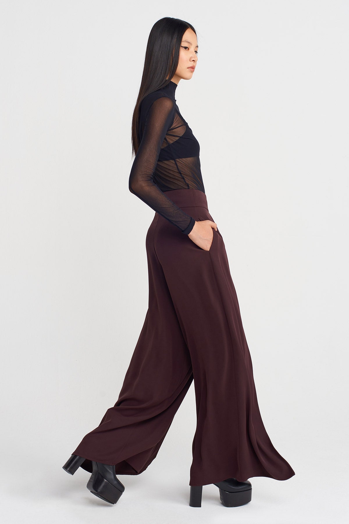 Black High-Waisted Wide-Leg Trousers-K253013030