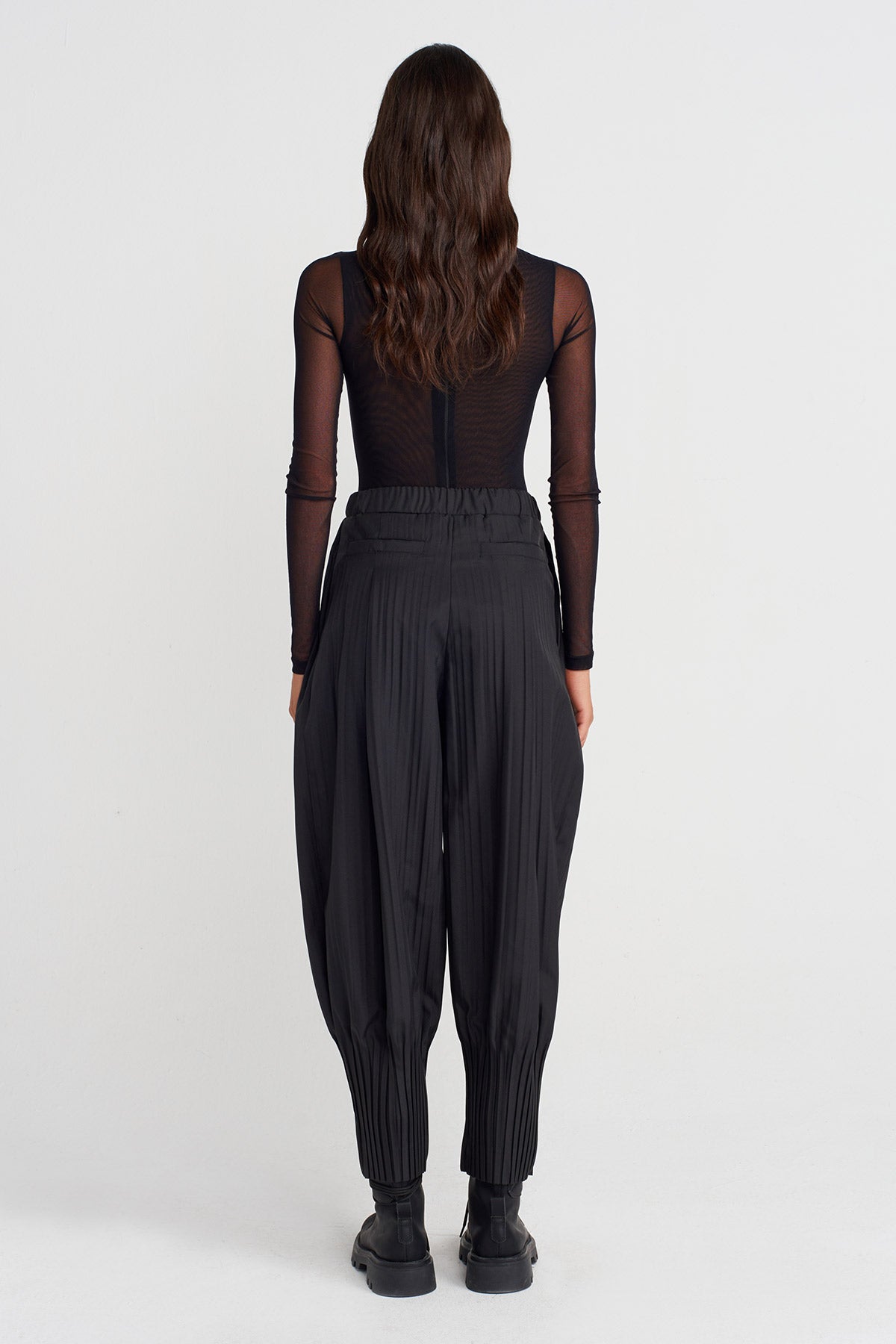 Black Pleated Hem Trousers-K253013046