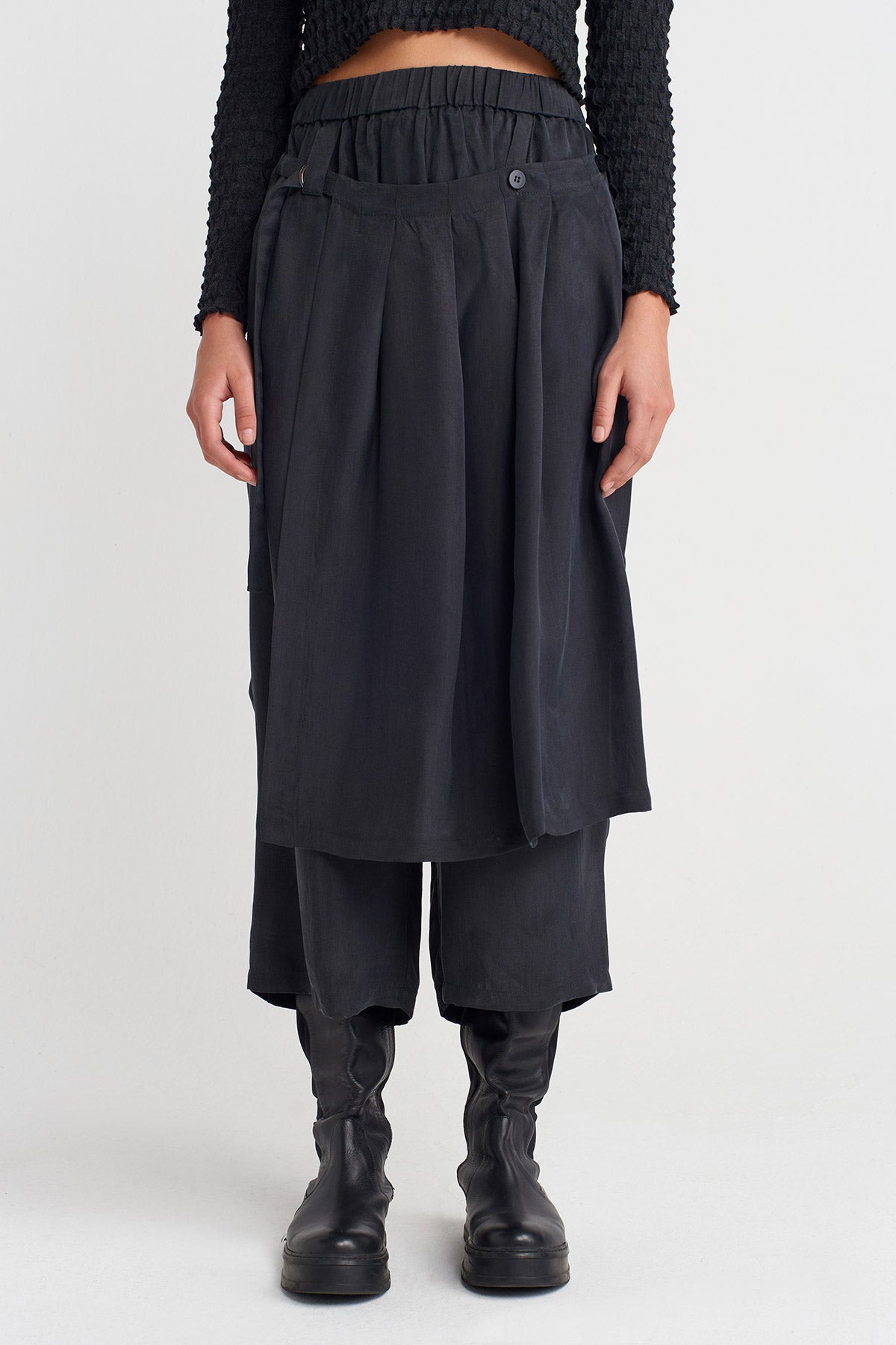 Black Pleated Skirt-Over-Trousers -K253013054