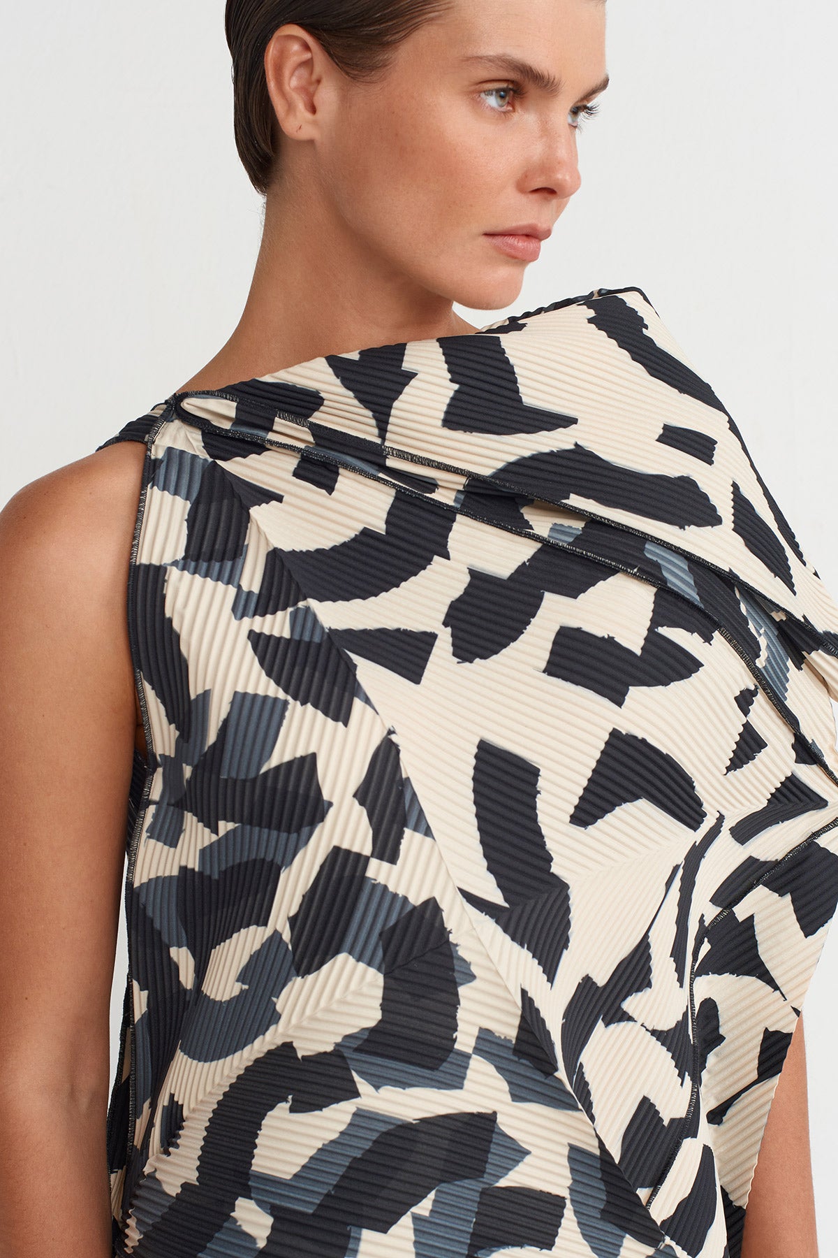 Printed Origami-Style Pleated Dress-K254014008