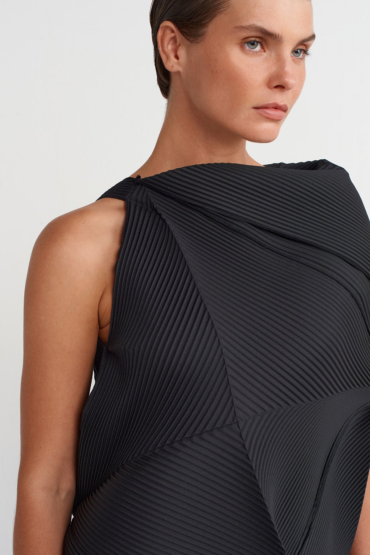 Black Origami-Style Pleated Dress-K254014011