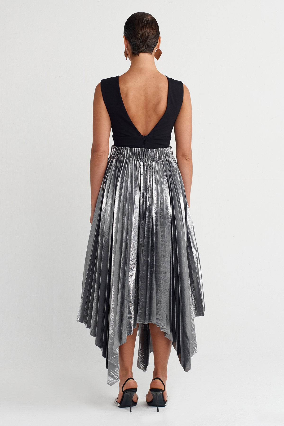 Black/Silver Deep V-Neck Pleated Dress-K254014013