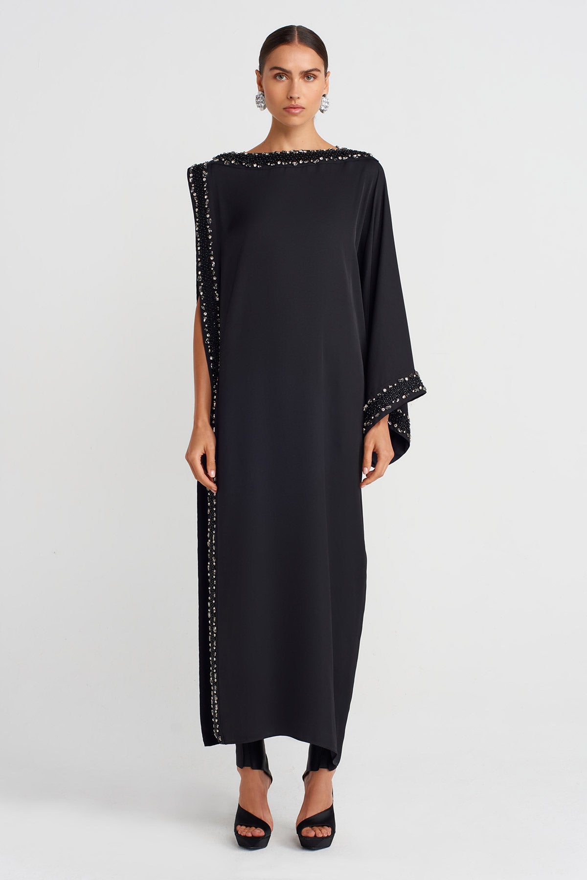 Black One-Slit Elegant Dress with Hand-Embroidered Edges-K254014091