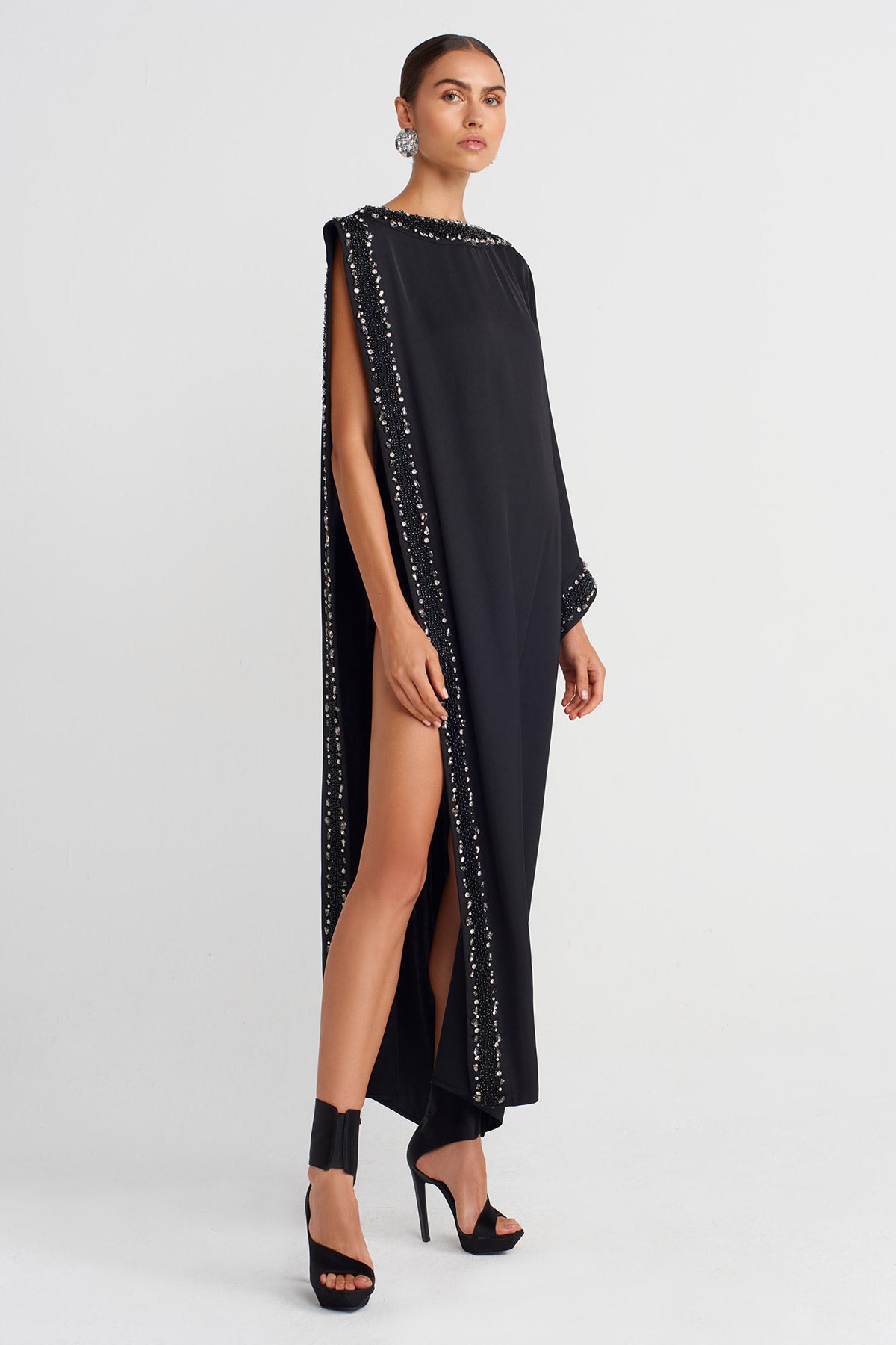 Black One-Slit Elegant Dress with Hand-Embroidered Edges-K254014091