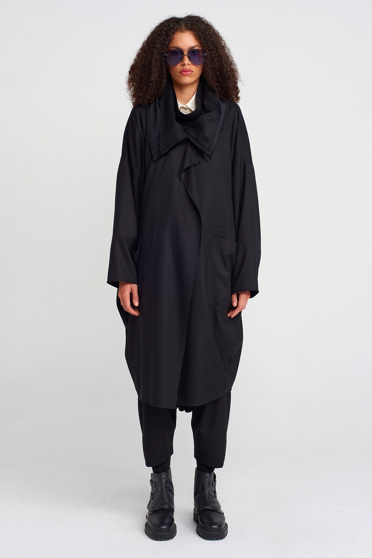 Black Oversized Collar Wrap Closure Coat-K255015039