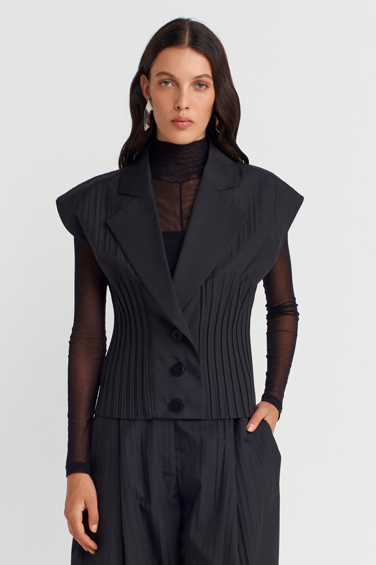 Black Vest with Jacket Collar and Regional Pleats-K255015060