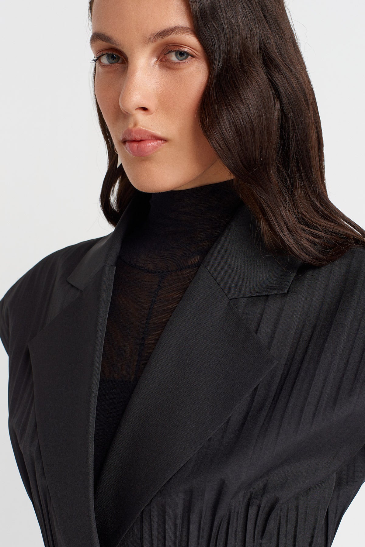 Black Vest with Jacket Collar and Regional Pleats-K255015060