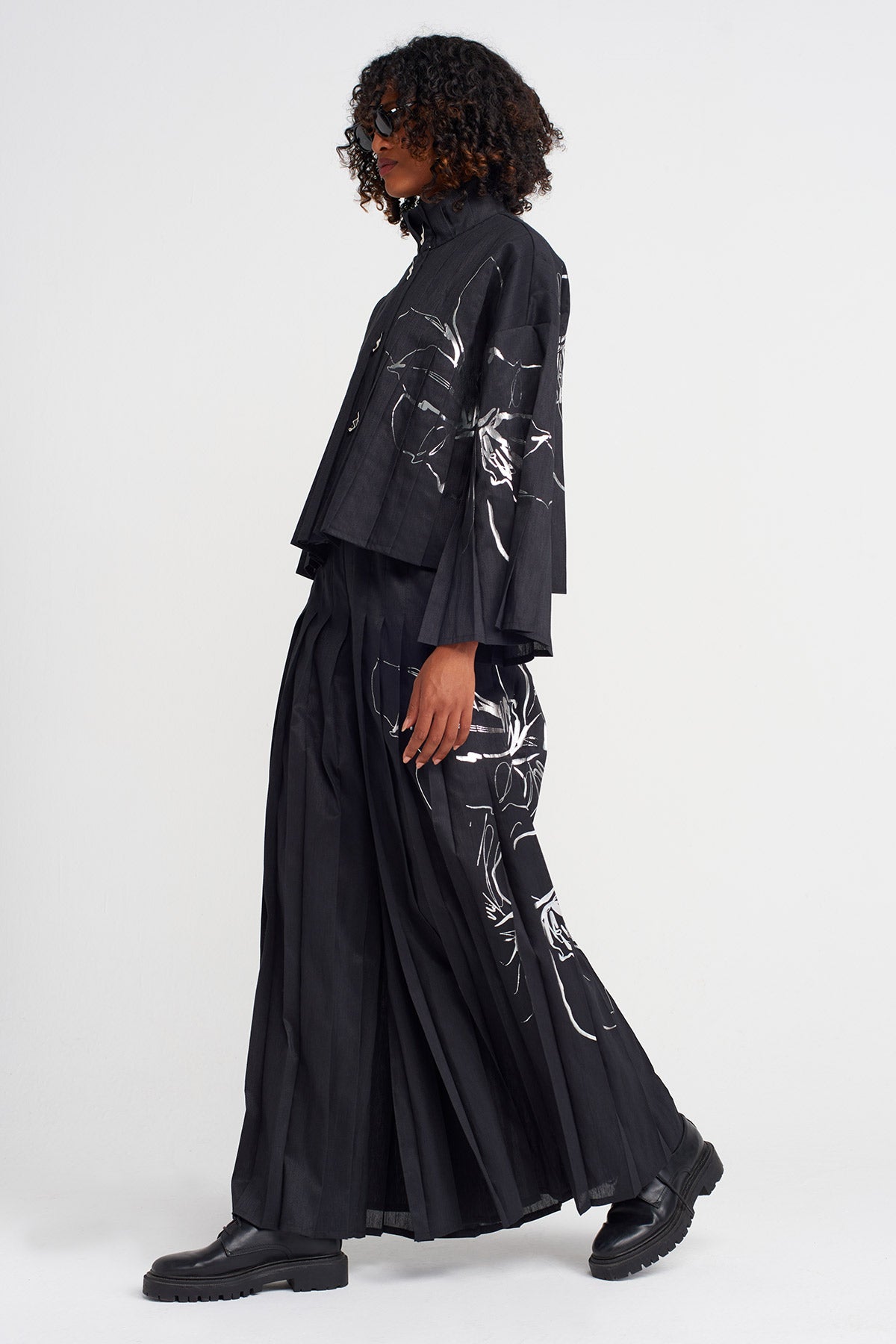 Black/Silver Printed Pleated Jacket-K255015063
