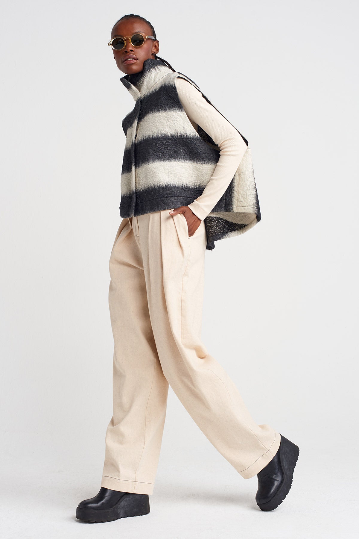 Multicolor Oversized Bold Stripe Vest-K255015075
