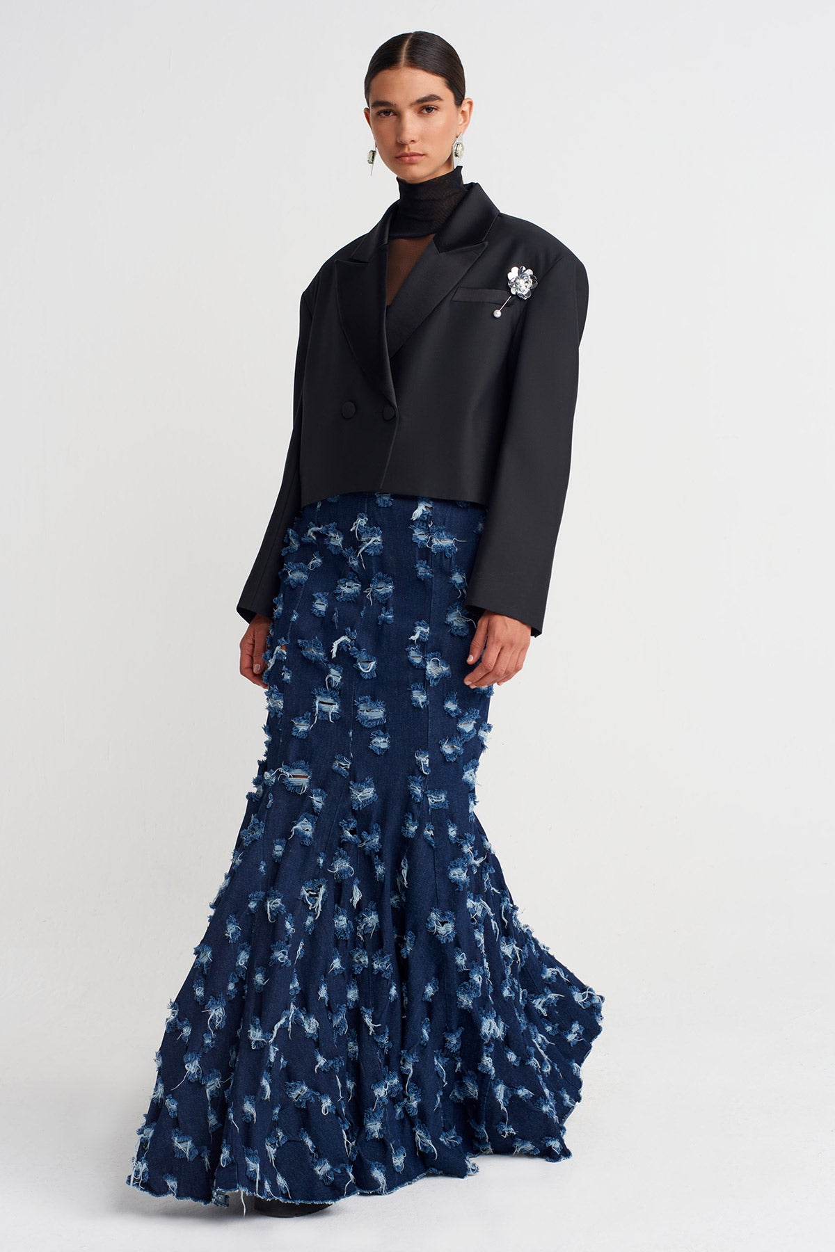 Black Cropped Blazer Jacket with Brooch Detail -K255015084
