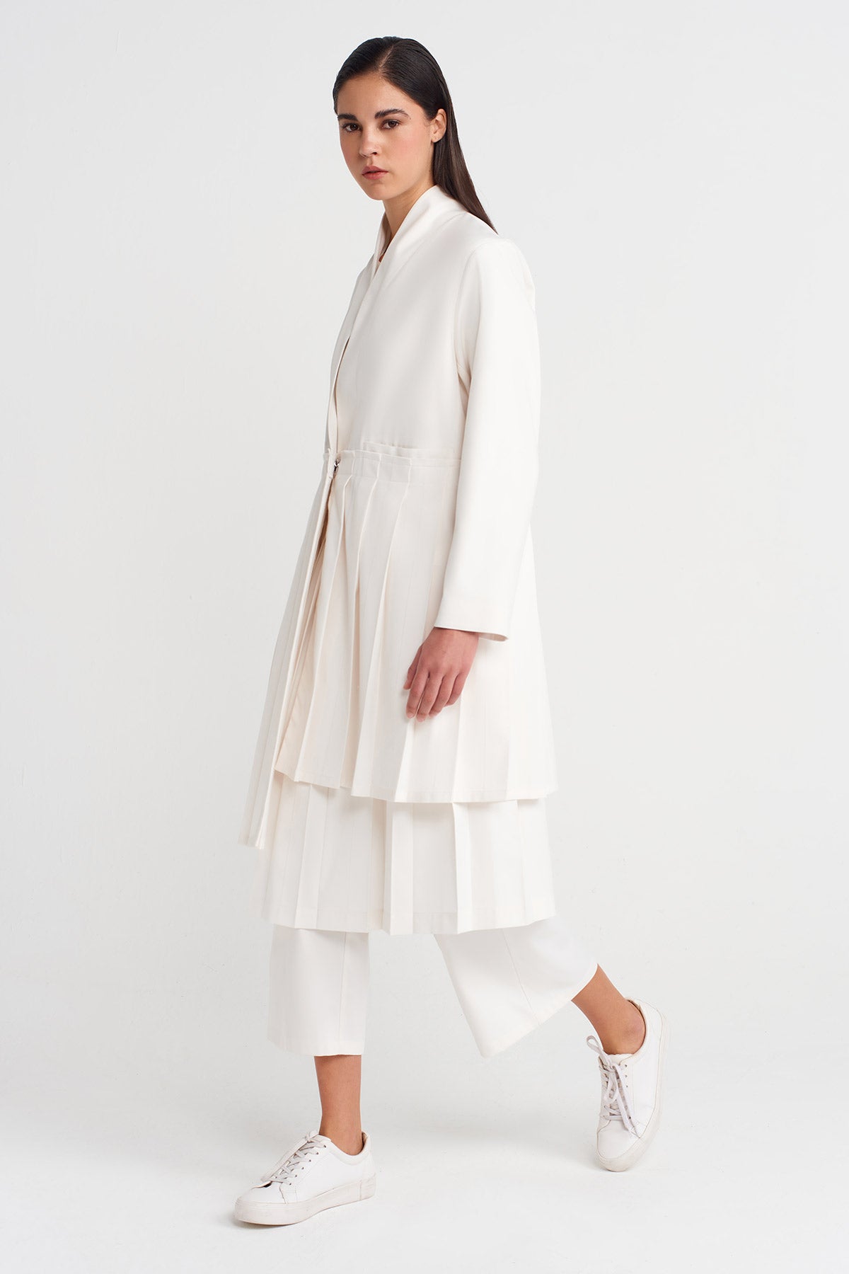 Off White Pleated Long Coat-K255015091