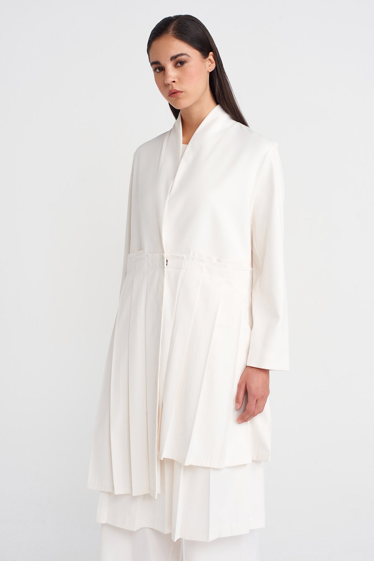 Off White Pleated Long Coat-K255015091