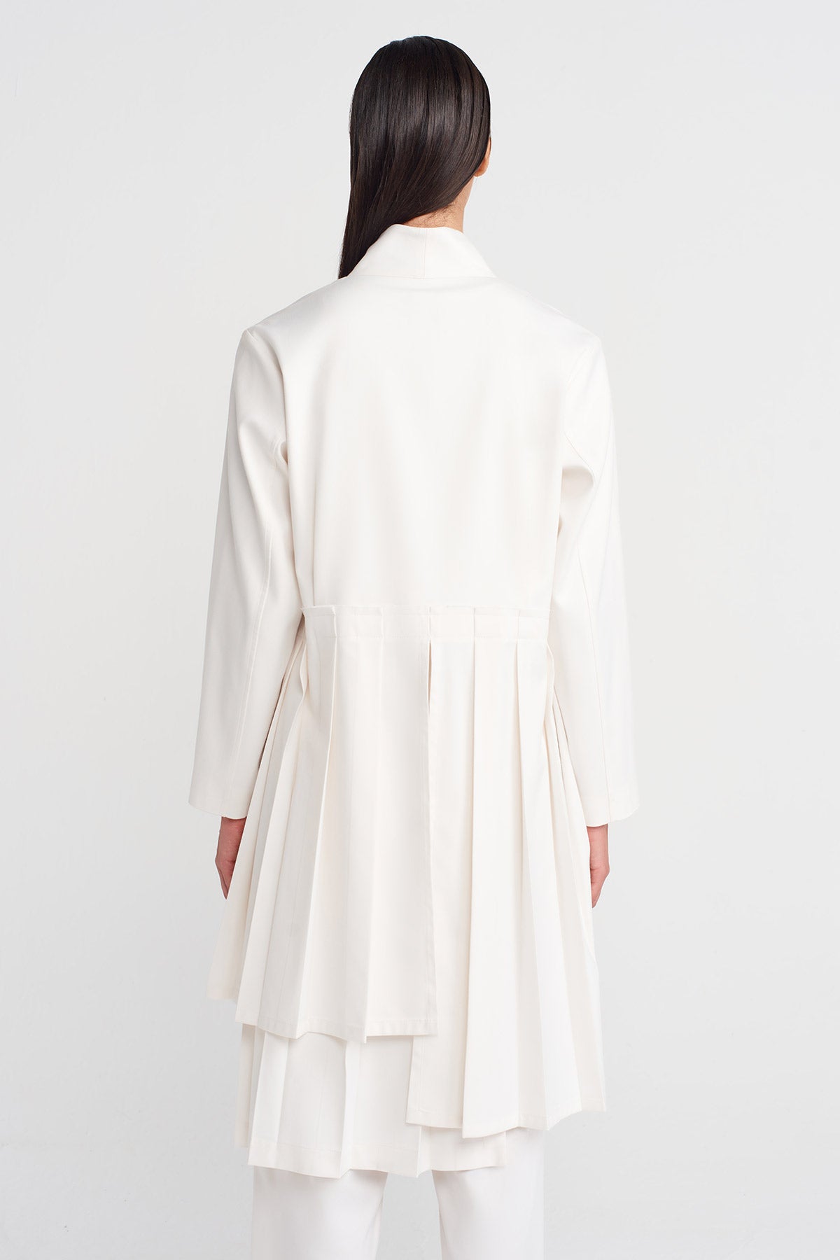Off White Pleated Long Coat-K255015091