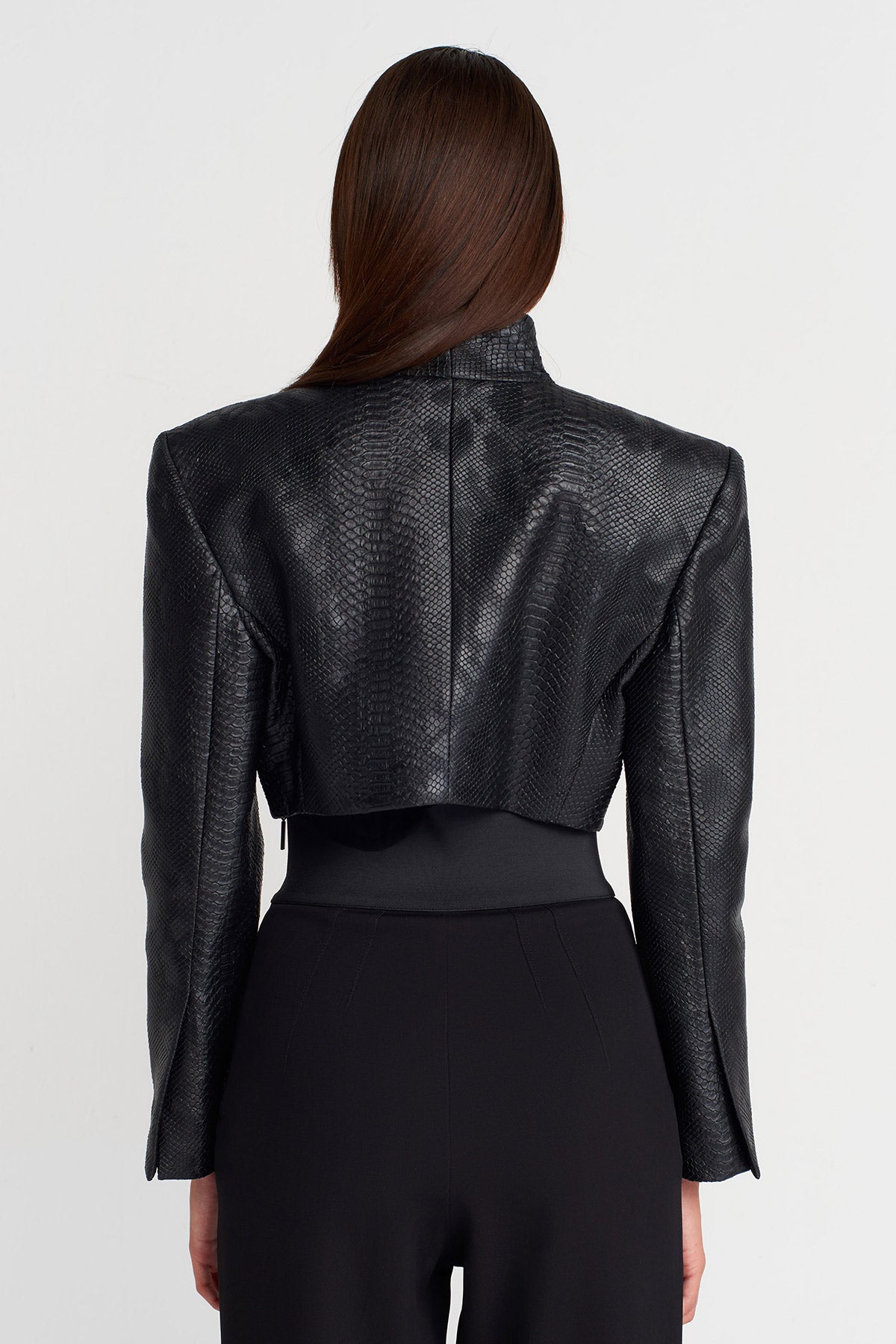 Black Croc-Texture Cropped Leather Jacket-K255015096