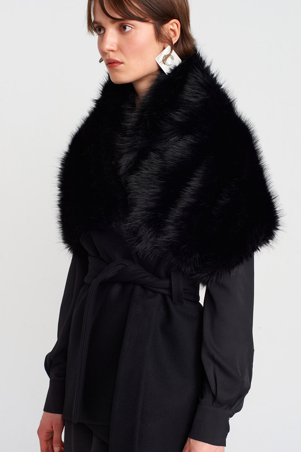 Black Faux Fur Belted Shawl-K256016001