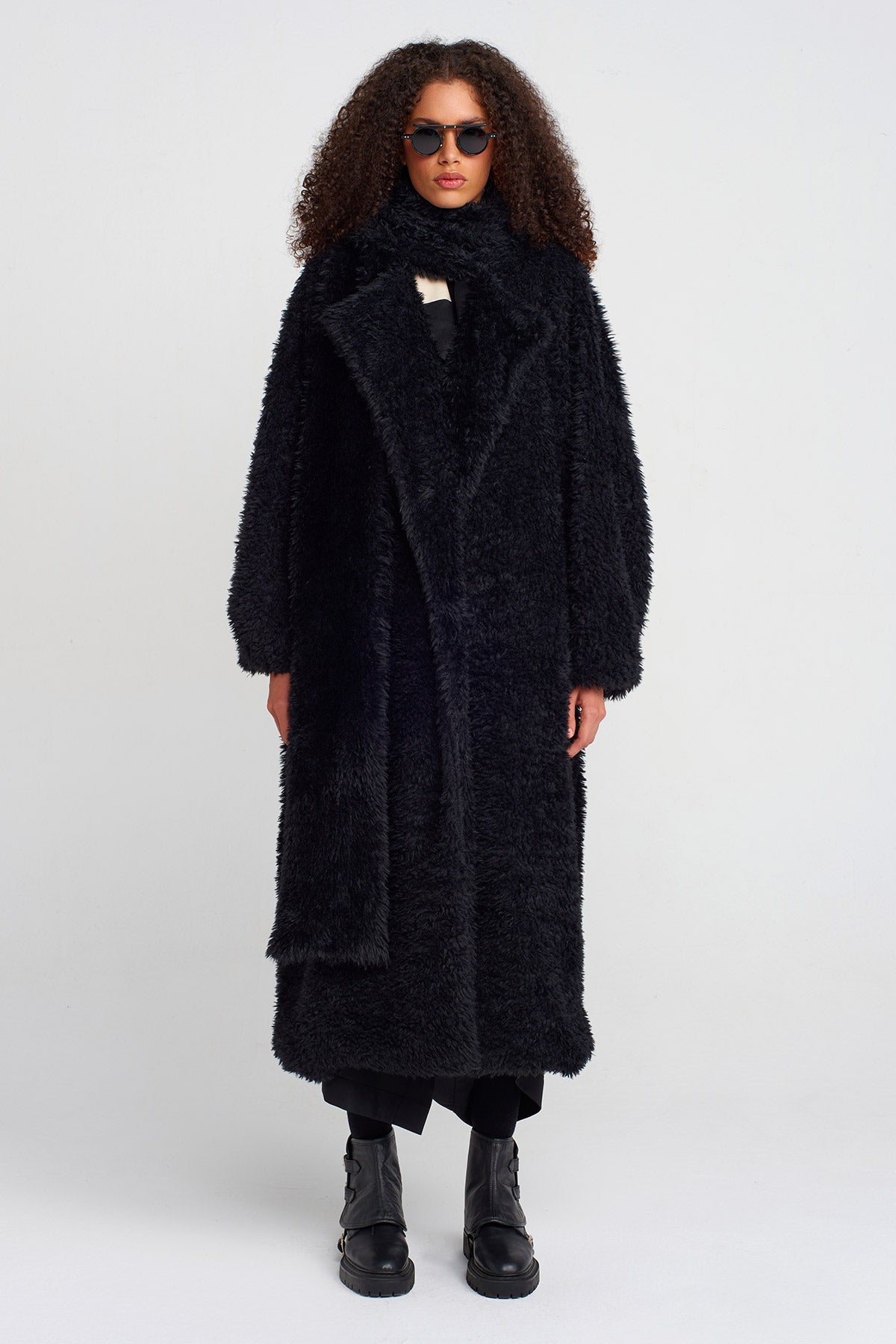 Black Furry Shawl Collar Coat-K257017005
