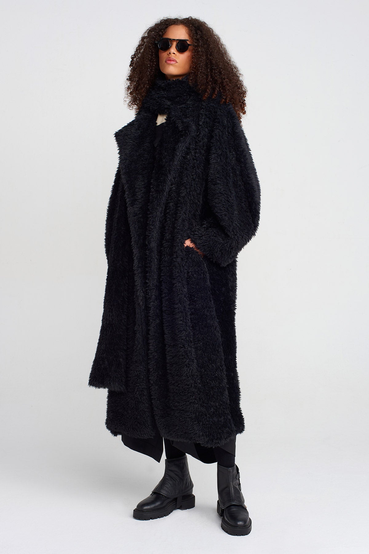 Black Furry Shawl Collar Coat-K257017005