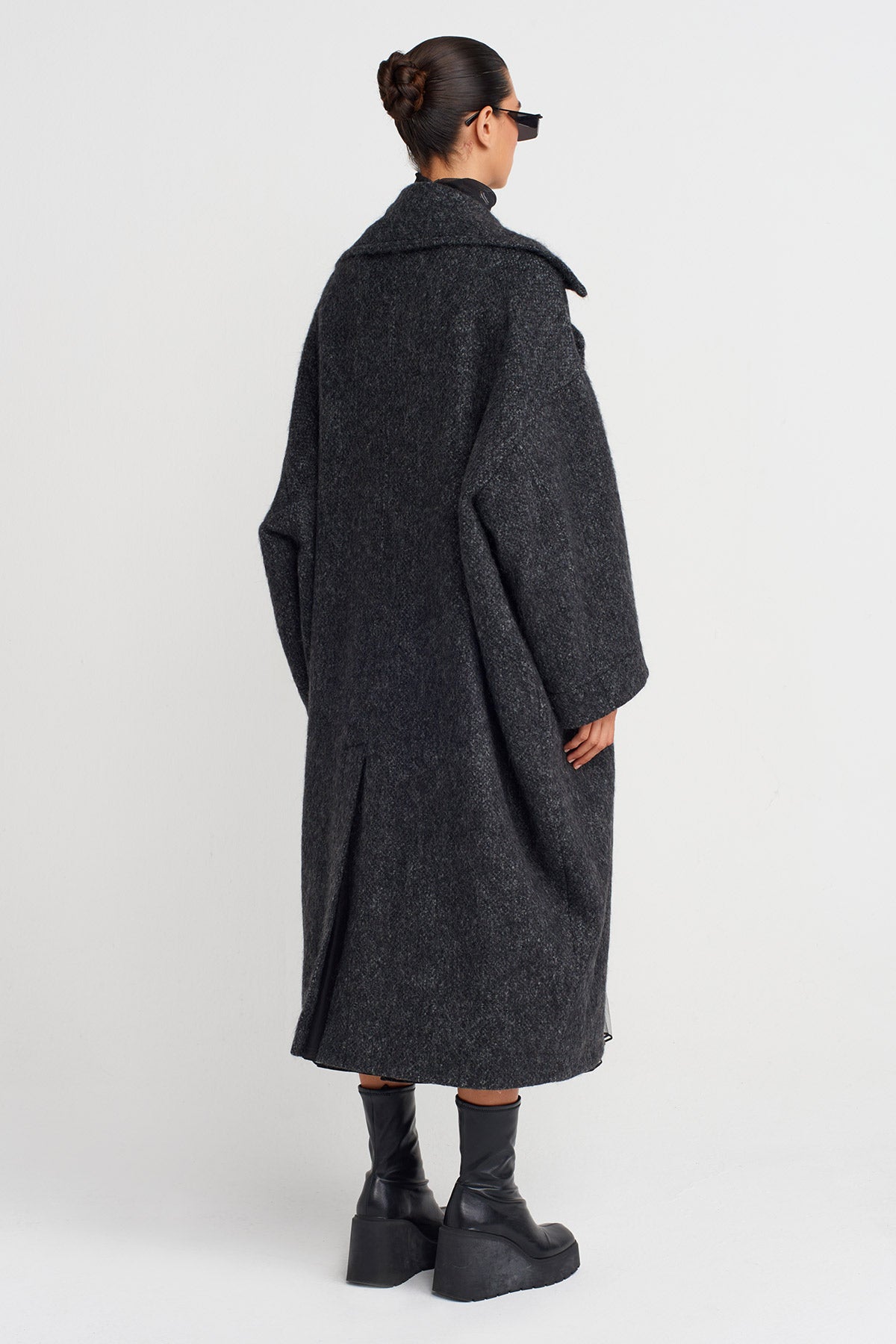 Off White/Black Oversized Coat-K257017009